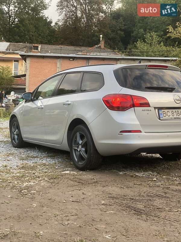 Opel Astra 2013