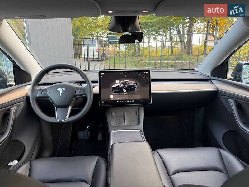 Tesla Model Y 2023