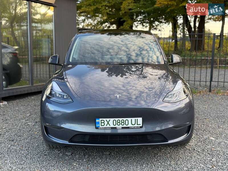 Tesla Model Y 2023