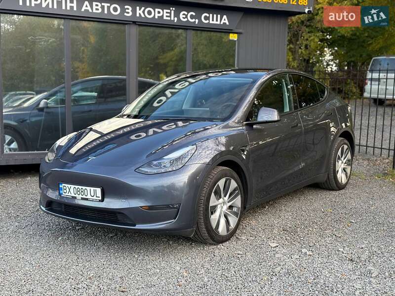 Tesla Model Y 2023