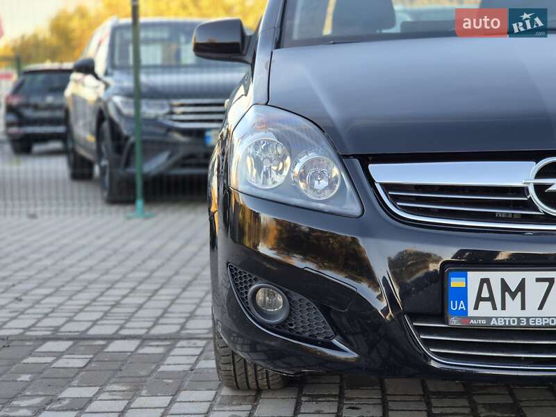 Opel Zafira 2011