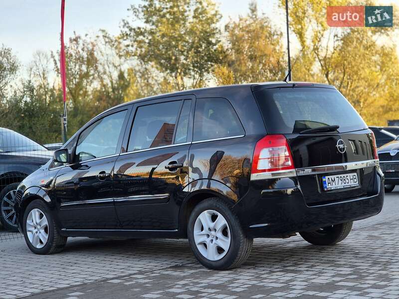 Opel Zafira 2011