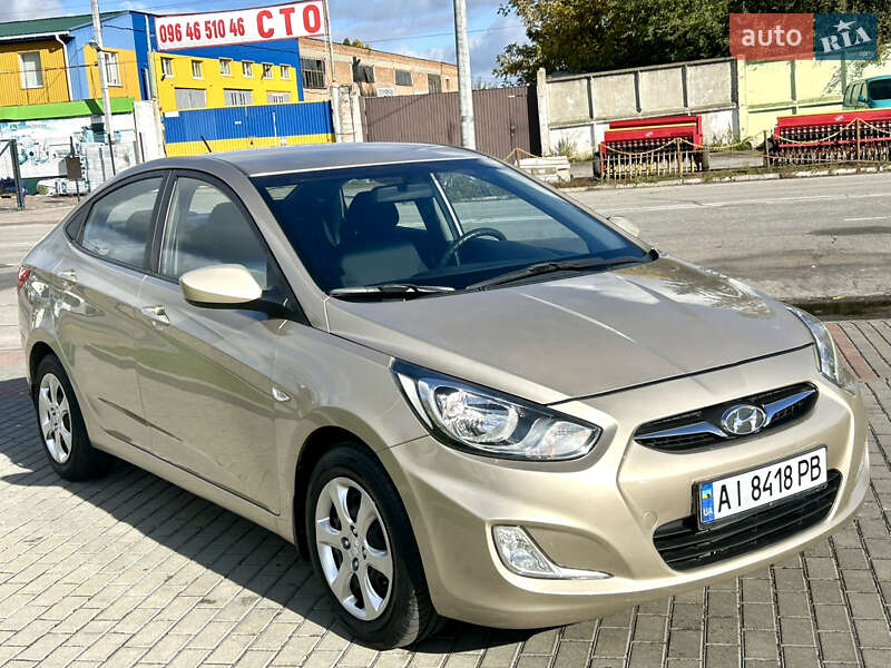 Hyundai Accent 2011