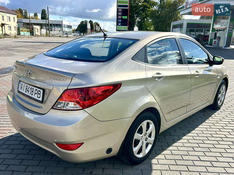 Hyundai Accent 2011