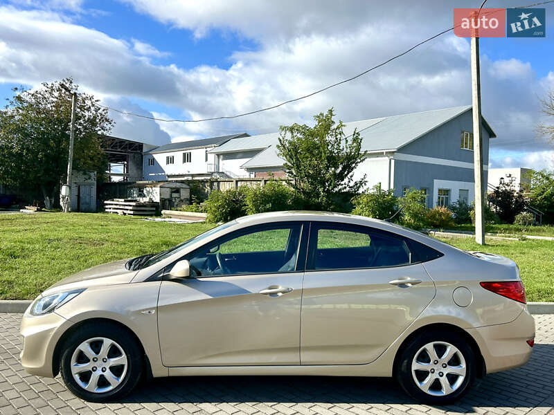 Hyundai Accent 2011
