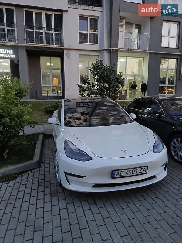 Tesla Model 3 2019