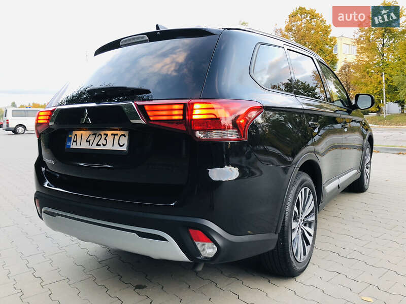 Mitsubishi Outlander 2020