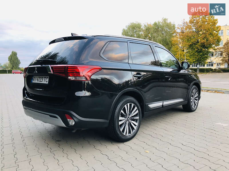 Mitsubishi Outlander 2020
