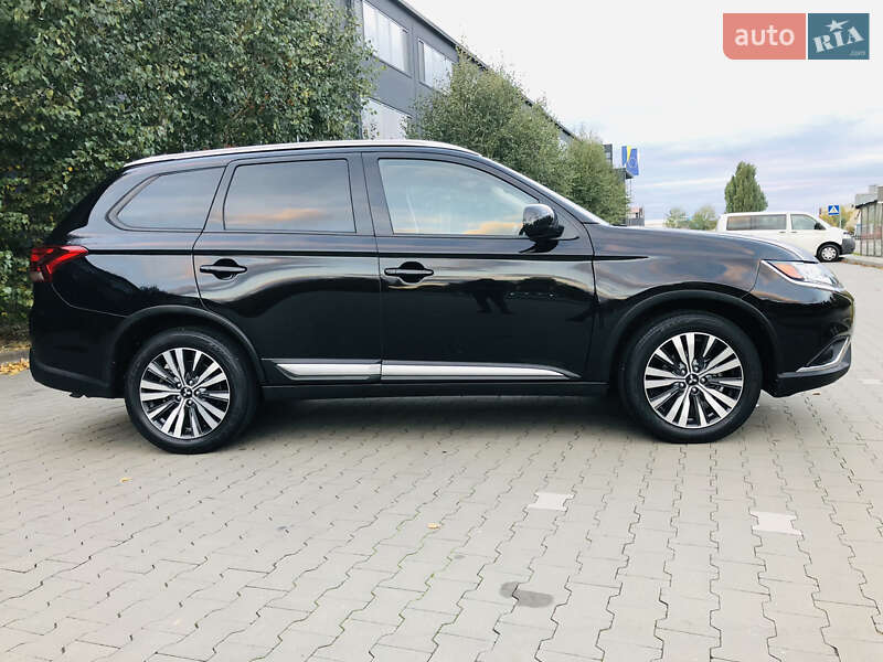 Mitsubishi Outlander 2020