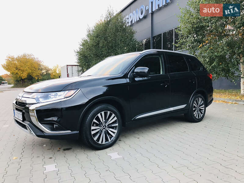 Mitsubishi Outlander 2020