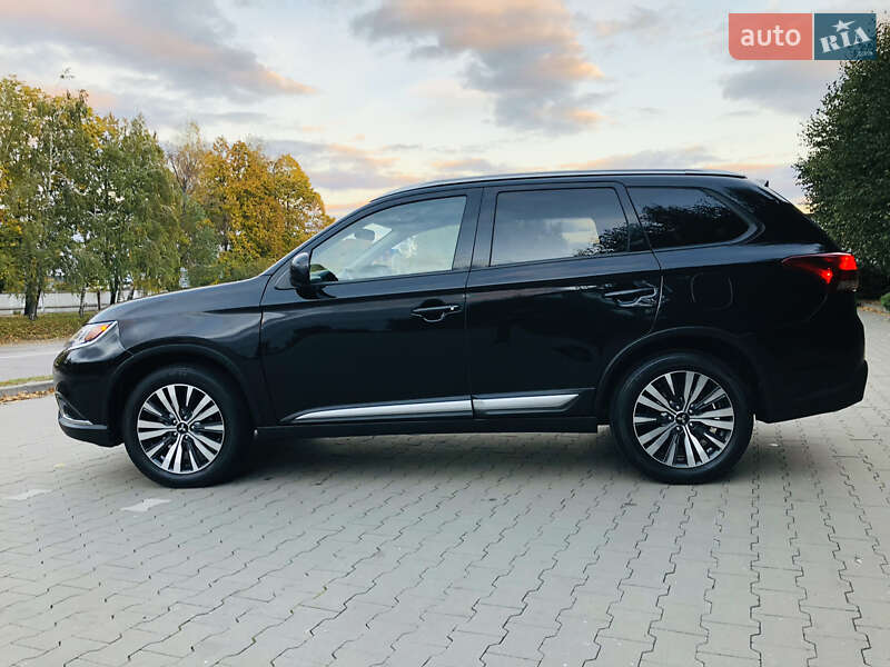 Mitsubishi Outlander 2020