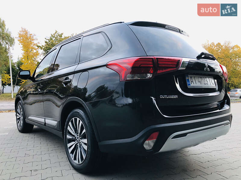 Mitsubishi Outlander 2020