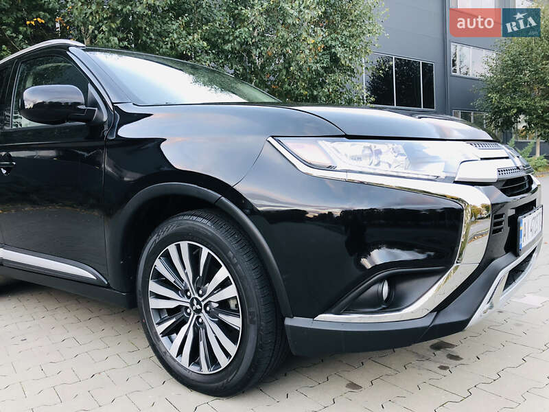 Mitsubishi Outlander 2020