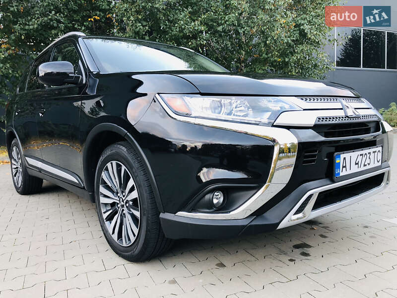 Mitsubishi Outlander 2020