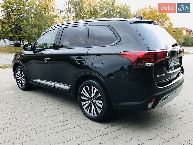 Mitsubishi Outlander 2020