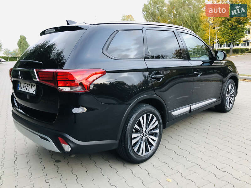 Mitsubishi Outlander 2020