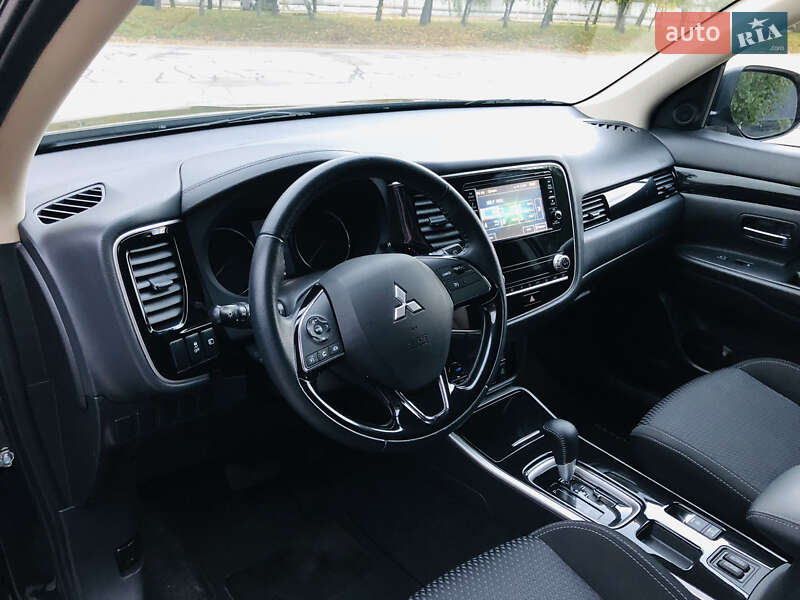 Mitsubishi Outlander 2020