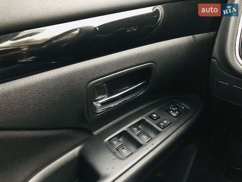 Mitsubishi Outlander 2020