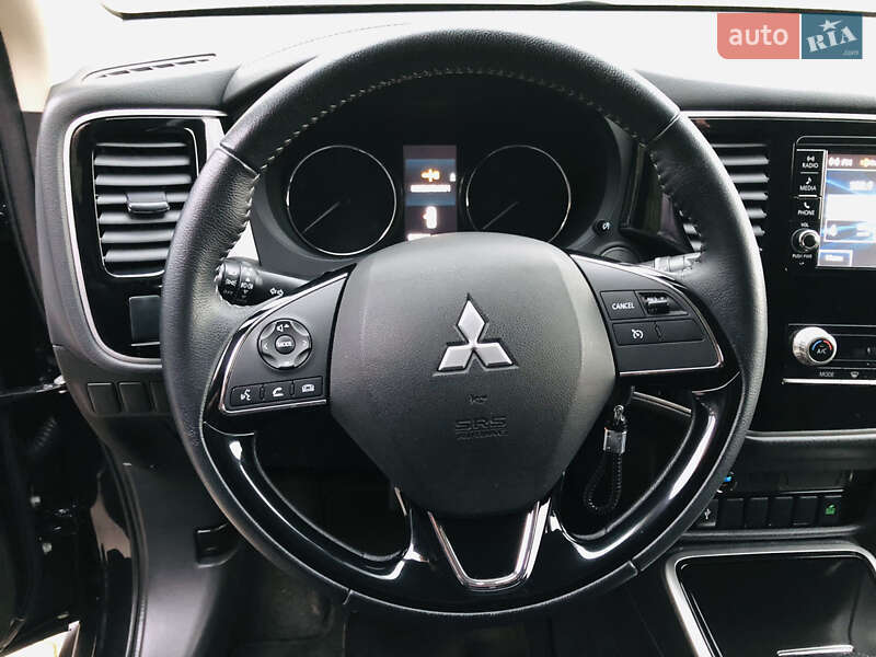 Mitsubishi Outlander 2020