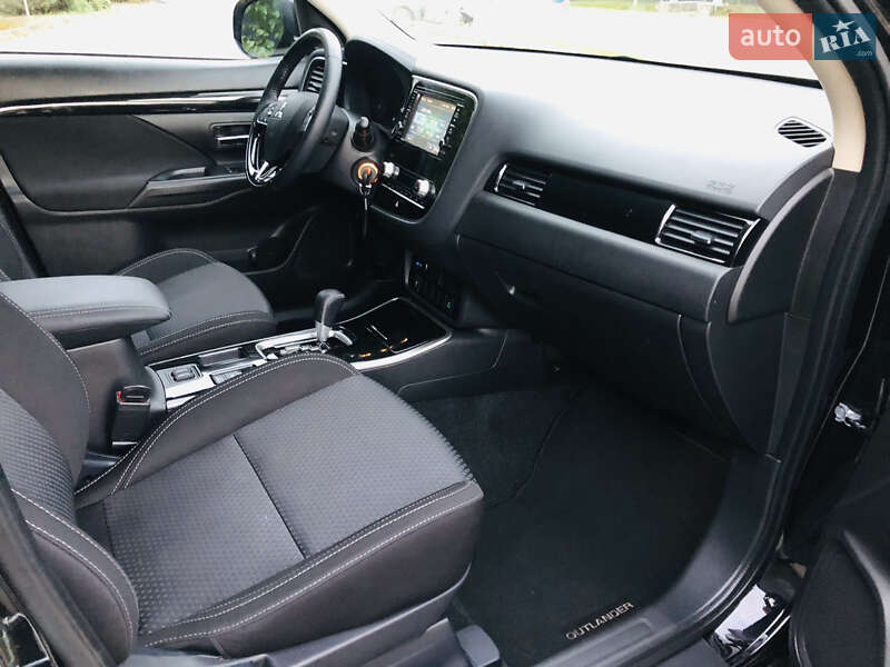 Mitsubishi Outlander 2020