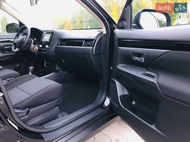 Mitsubishi Outlander 2020