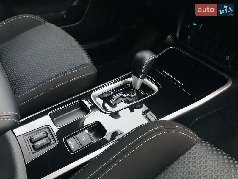 Mitsubishi Outlander 2020