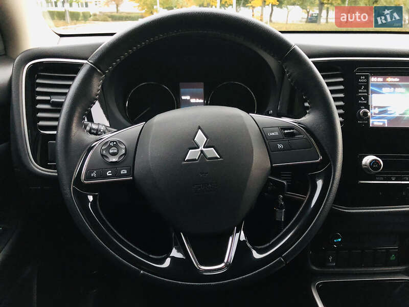 Mitsubishi Outlander 2020