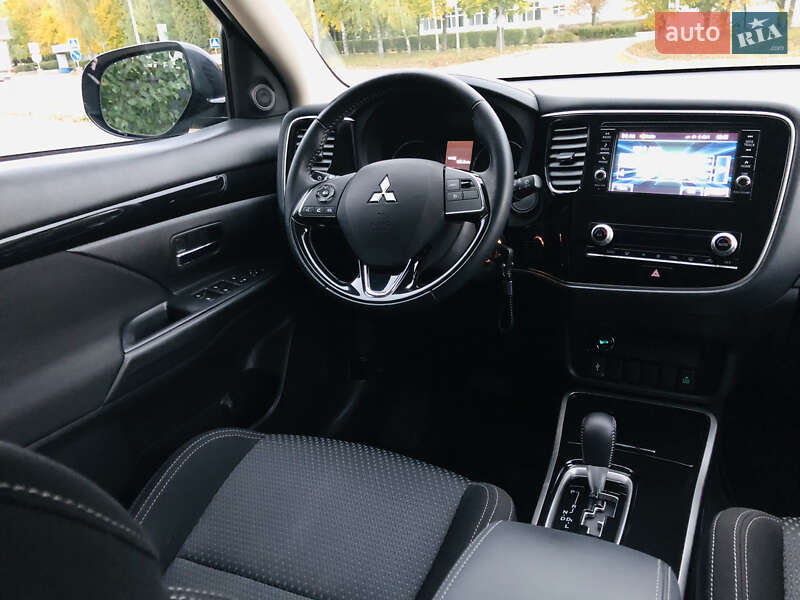 Mitsubishi Outlander 2020