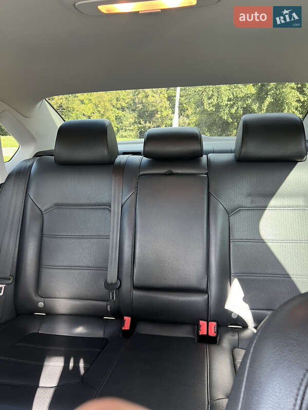 Volkswagen Passat 2015