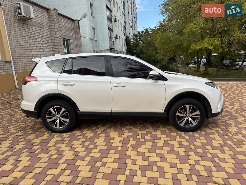 Toyota RAV4 2017