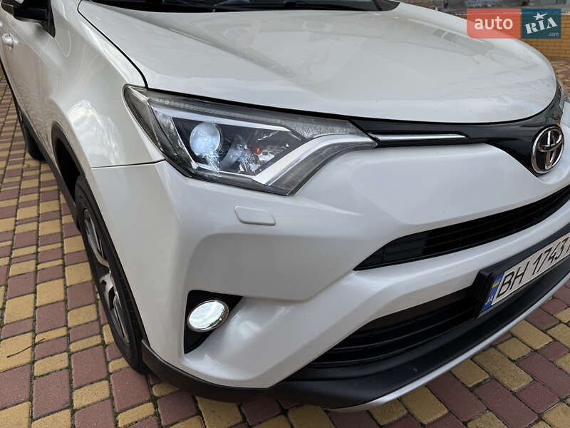 Toyota RAV4 2017