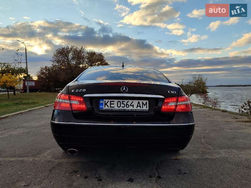 Mercedes-Benz E-Class 2011
