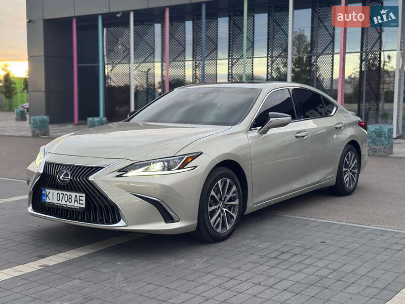Lexus-9