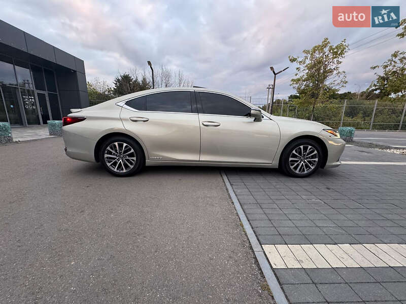 Lexus-20
