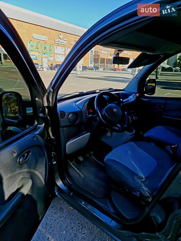 Fiat Doblo 2011