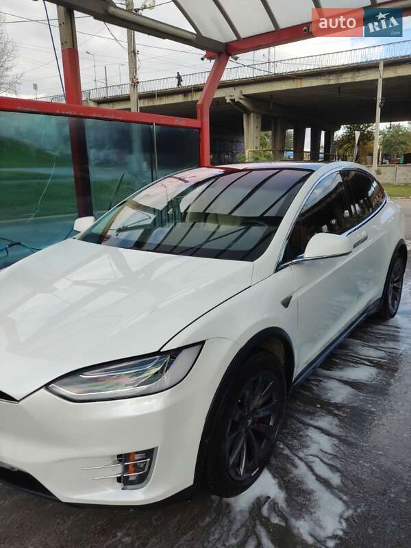 Tesla-8