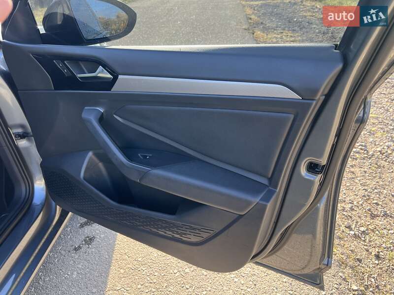 Volkswagen Jetta 2019