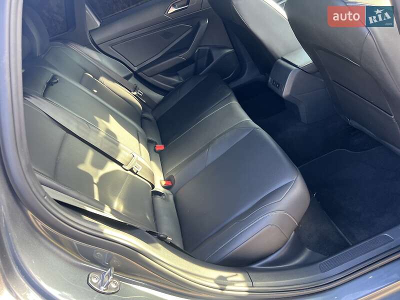 Volkswagen Jetta 2019