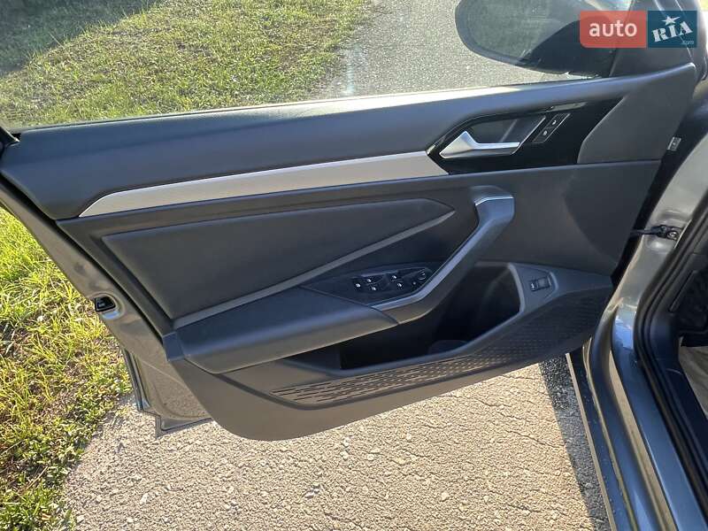 Volkswagen Jetta 2019