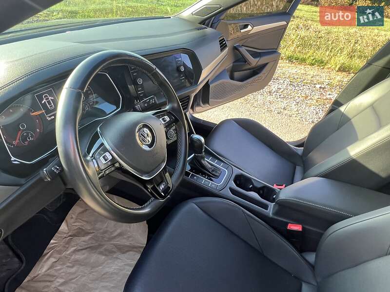 Volkswagen Jetta 2019