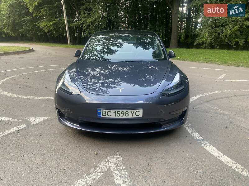 Tesla Model 3 2022