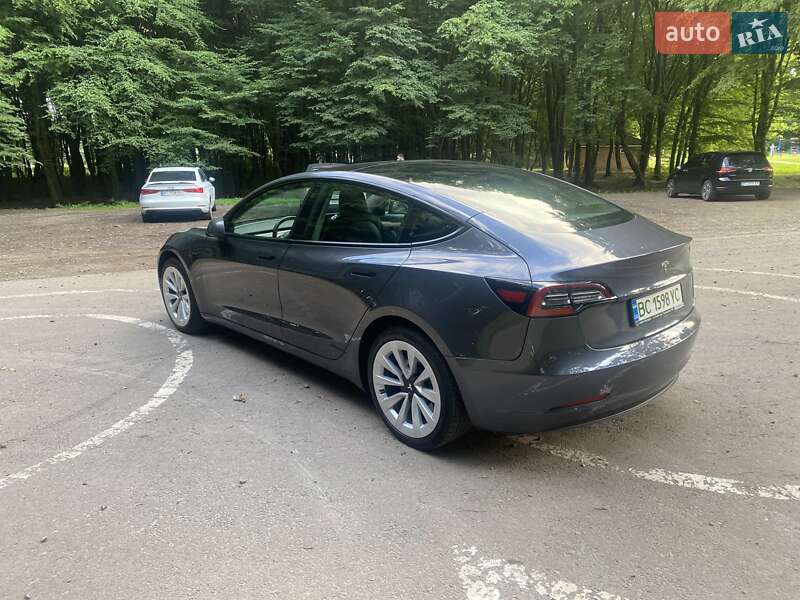 Tesla Model 3 2022