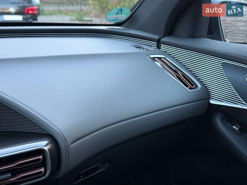 Mercedes-Benz EQC 2023