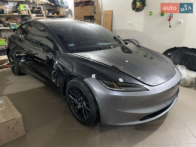 Tesla Model 3 2025