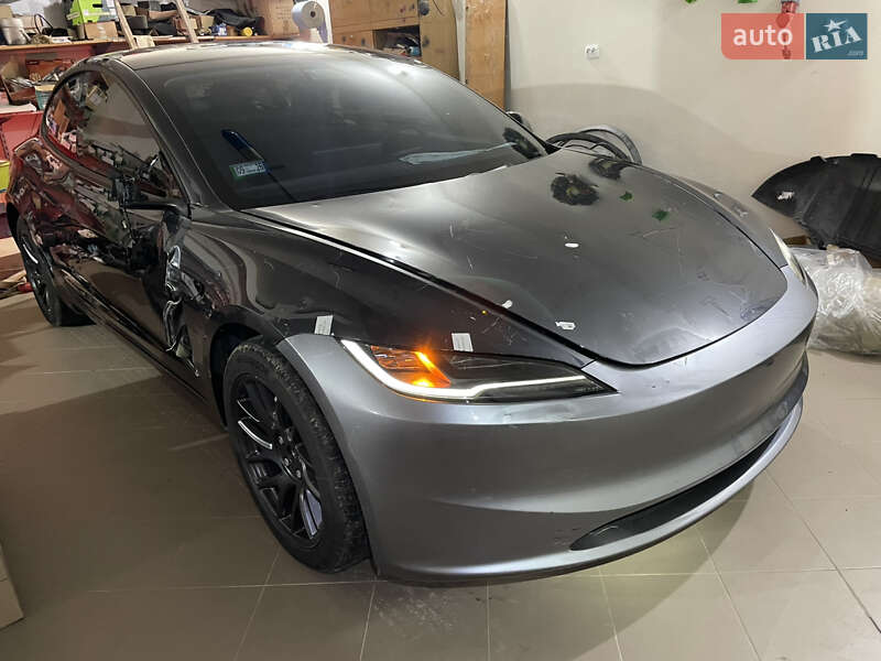Tesla Model 3 2025