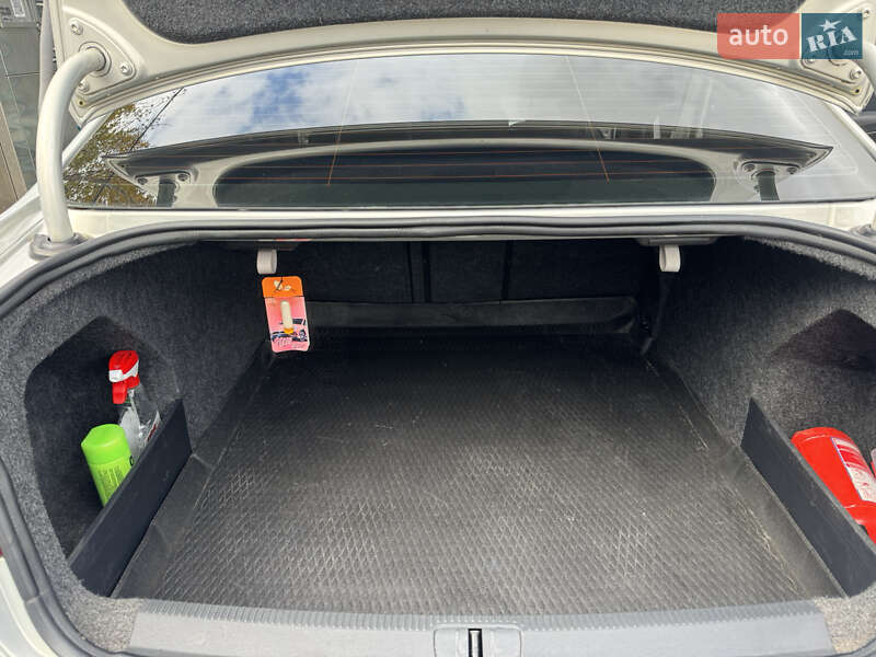 Volkswagen Passat 2010