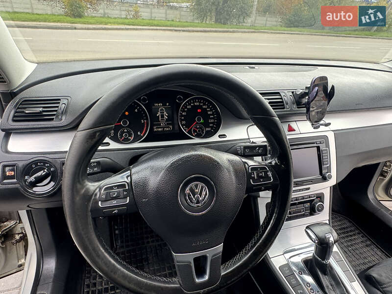 Volkswagen Passat 2010