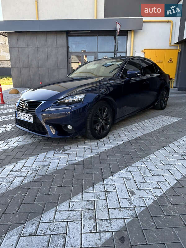 Lexus-4