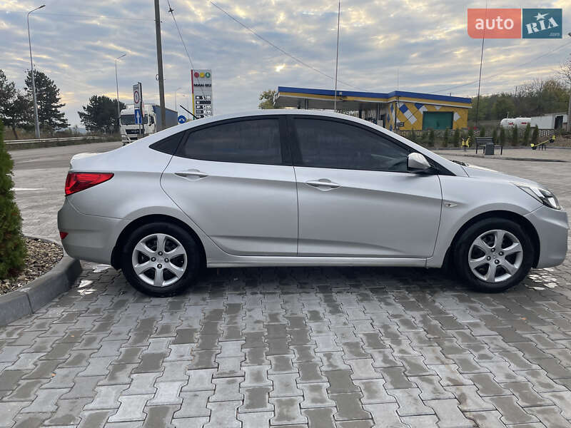 Hyundai Accent 2011