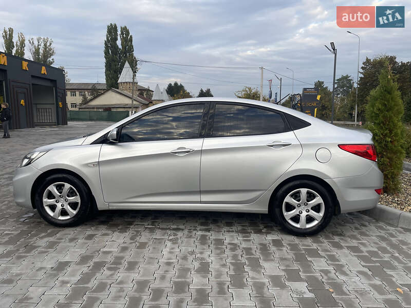 Hyundai Accent 2011
